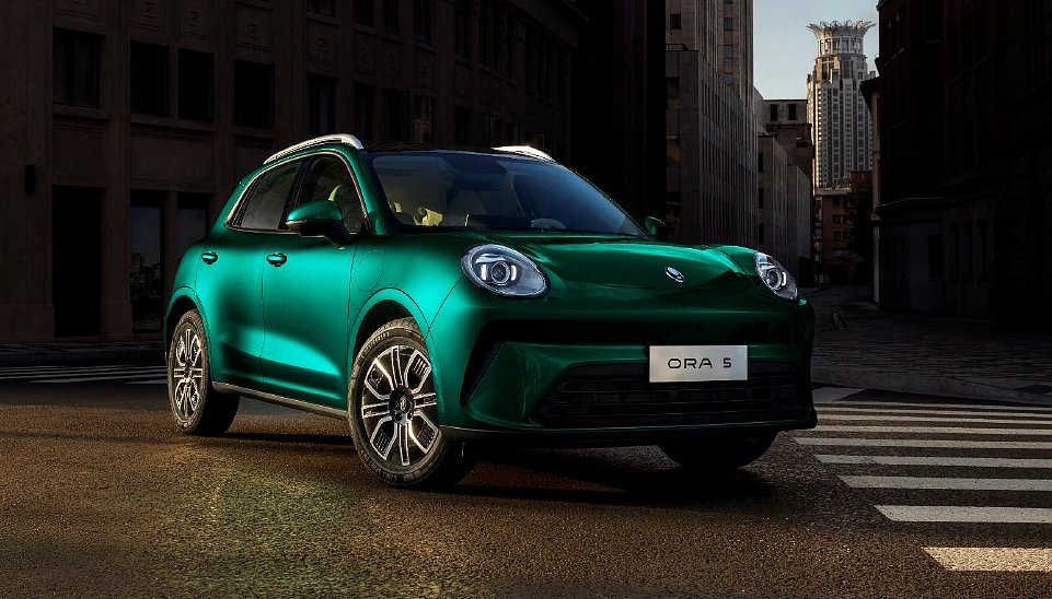 Der neue ORA 5 SUV in t&uuml;rkis