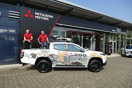 Carsten Hildebrand und Frank Hepold sind die Mitsubishi-Verkäufer in Göttingen.  (Foto: Fischer/Autohaus Peter)