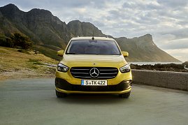 Die neue Mercedes-Benz T-Klasse  Exterieur, limonitgelb metallic (Foto: © Mercedes-Benz AG)