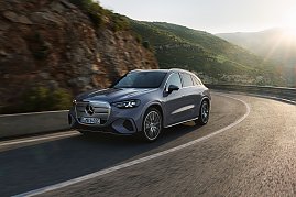 Der neue Mercedes-Benz GLC 400 4MATIC mit EQ Technologie. Energieverbrauch kombiniert: 14,9-18,8 kWh/100 km | CO2-Emissionen kombiniert: 0 g/km | CO2-Klasse: A [1] Exterieur: AMG Line; lavender silver [1] Die Angaben sind vorläufig. Es liegen bislang weder bestätigte Werte von einer amtlich anerkannten Prüforganisation noch eine EG-Typgenehmigung noch eine Konformitätsbescheinigung mit amtlichen Werten vor. Abweichungen zwischen den Angaben und den amtlichen Werten sind möglich. (Foto: Mercedes-Benz AG)