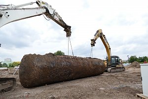 BAUSTELLEN UPDATE - riesige Stahltanks wurden aus dem kontaminierten Boden geholt
