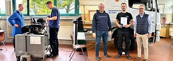 Collage von Peter-Azubi Robert Rausch beim Landesleistungswettbewerb der besten Kfz-Mechatroniker-Gesellen (Autohaus Peter)