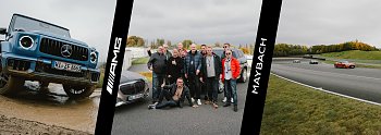 Ein zusammengesetztes Bild zeigt drei Szenen der Mercedes-Benz Driving Experience am Bilster Berg: links ein blauer Mercedes-Benz G-Klasse im Gelände mit matschigen Reifen, in der Mitte eine Gruppe von Teilnehmern, die vor zwei Fahrzeugen lächelt, und rechts mehrere Sportwagen auf der Rennstrecke. Zwischen den Bildern sind schwarze Streifen mit den Schriftzügen 'AMG' und 'Maybach' zu sehen (© 2025 HANSE VISUALS)