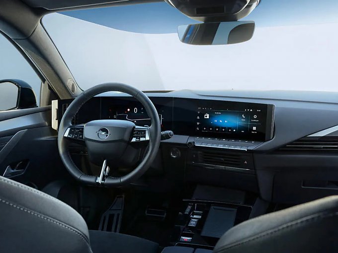 HERAUSRAGENDES INTERIEUR