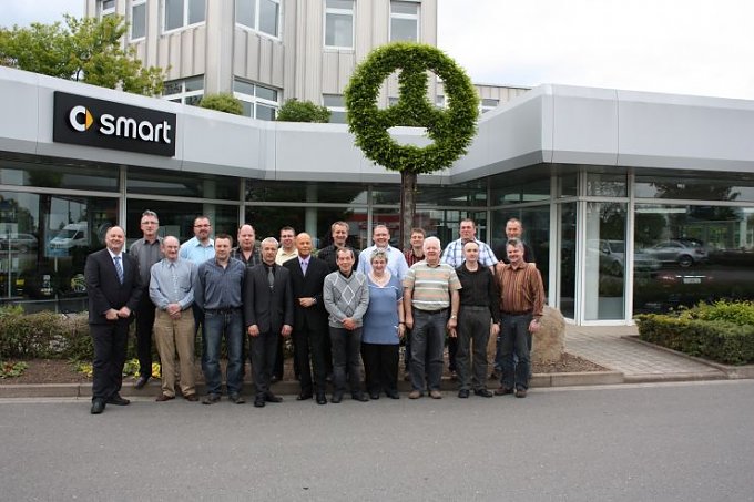 die „alteingesessenen Mitarbeiter“ vom Autohaus Peter