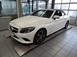 Mercedes-Benz C 300 Cabriolet / Multibeam/ Distronic/ Burmester/ 