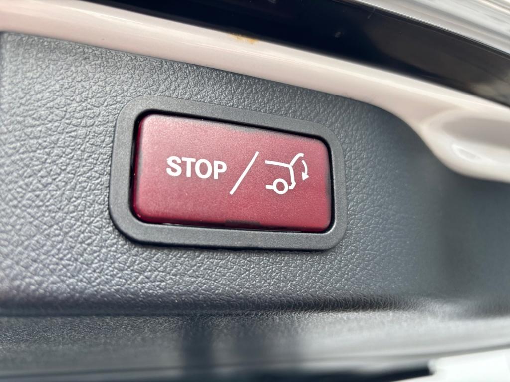 Mercedes-Benz V 300 d AVANTGARDE Lang AMG/360°/Burmester Mercedes-Benz V 300 d AVANTGARDE Lang AMG/360°/Burmester