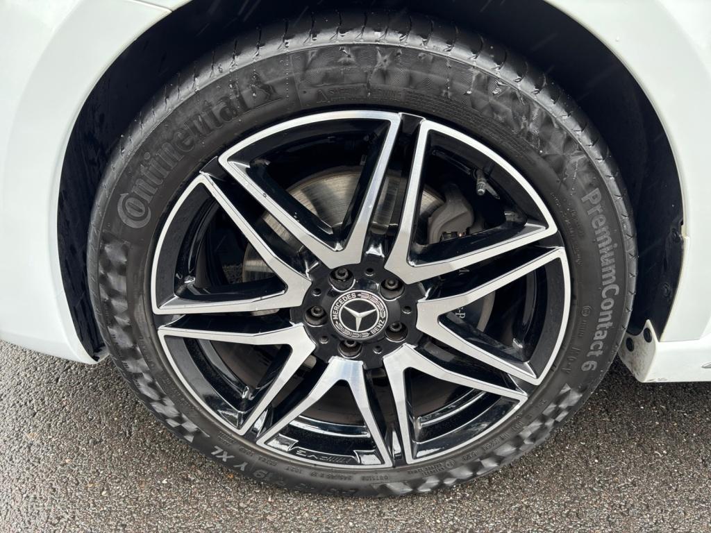 Mercedes-Benz V 300 d AVANTGARDE Lang AMG/360°/Burmester Mercedes-Benz V 300 d AVANTGARDE Lang AMG/360°/Burmester