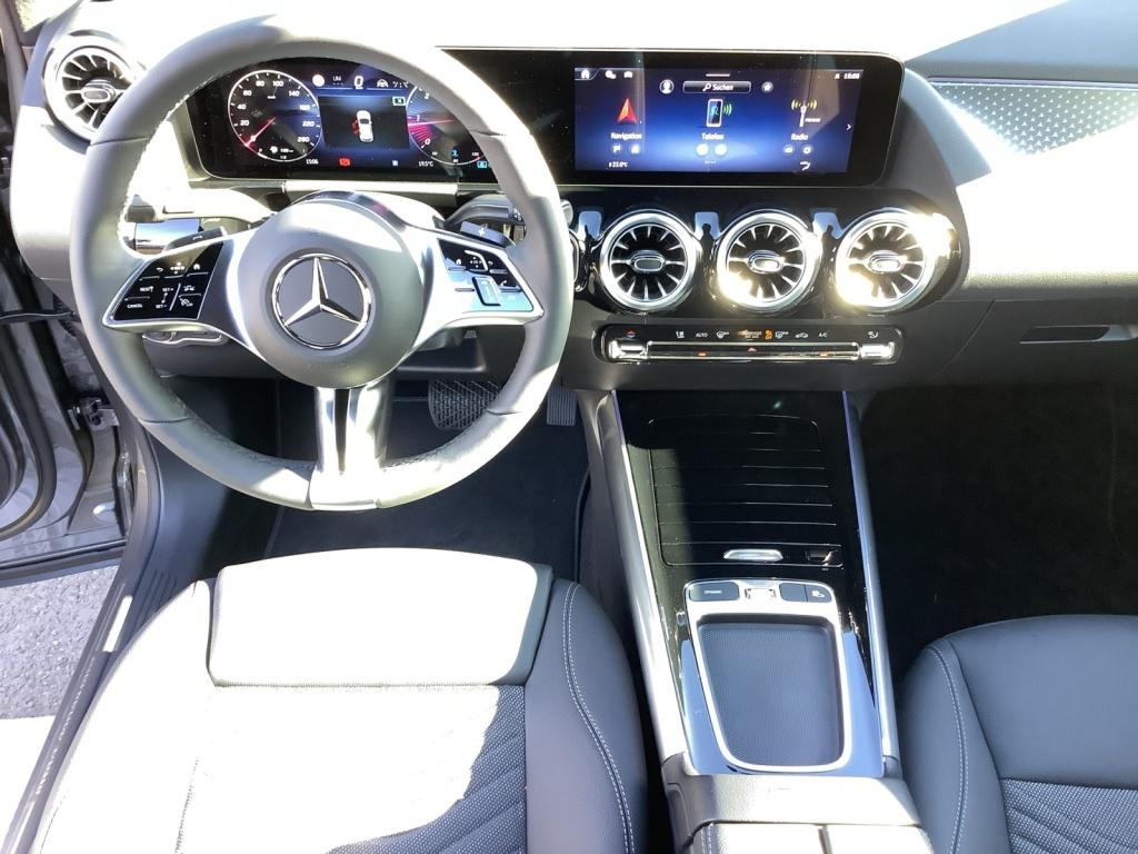 Mercedes-Benz GLA 220 4MATIC +PROGRESSIVE+MULTIBEAM+MBUX+AHK+ Mercedes-Benz GLA 220 4MATIC +PROGRESSIVE+MULTIBEAM+MBUX+AHK+