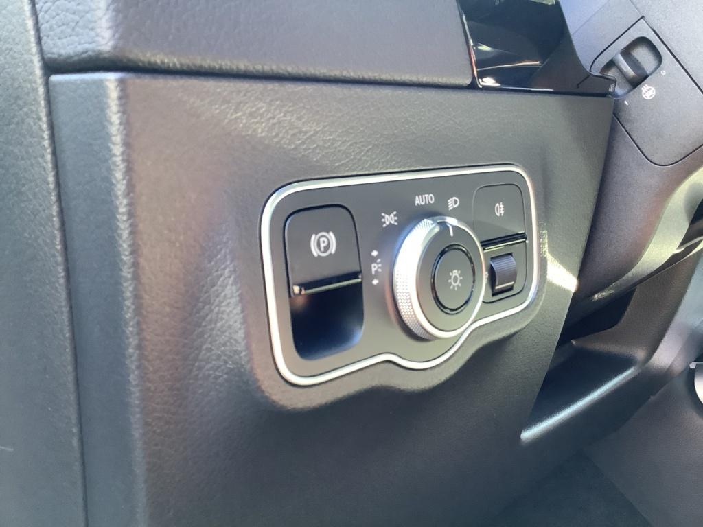 Mercedes-Benz GLA 220 4MATIC +PROGRESSIVE+MULTIBEAM+MBUX+AHK+ Mercedes-Benz GLA 220 4MATIC +PROGRESSIVE+MULTIBEAM+MBUX+AHK+