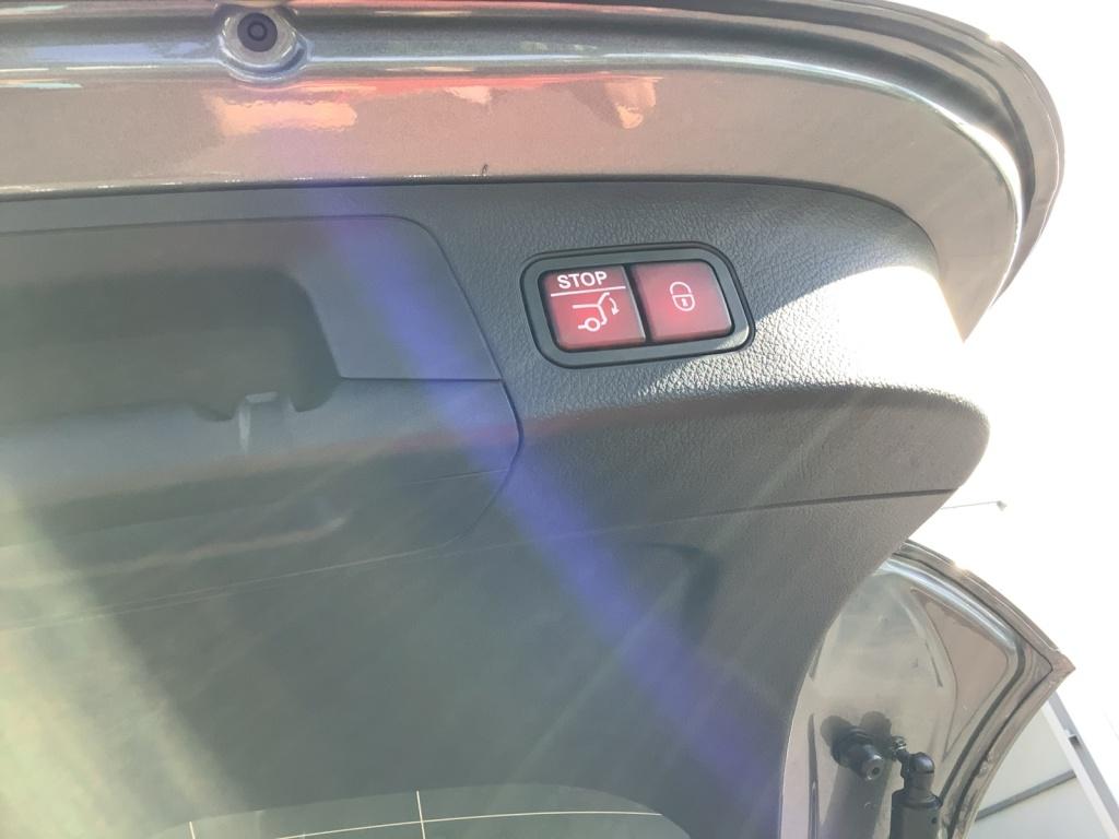 Mercedes-Benz GLA 220 4MATIC +PROGRESSIVE+MULTIBEAM+MBUX+AHK+ Mercedes-Benz GLA 220 4MATIC +PROGRESSIVE+MULTIBEAM+MBUX+AHK+