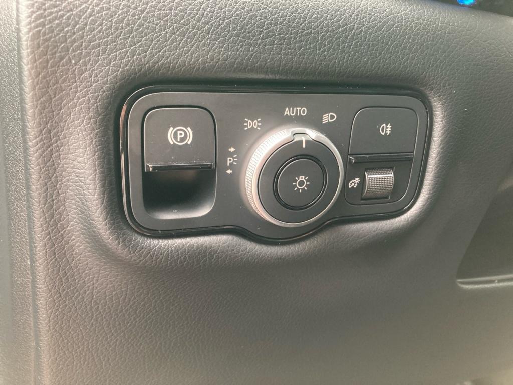 Mercedes-Benz V 250 d 4MATIC STYLE Kompakt 360°/MultiBeam Mercedes-Benz V 250 d 4MATIC STYLE Kompakt 360°/MultiBeam