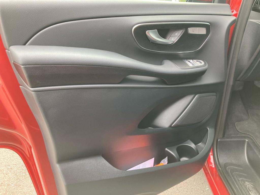 Mercedes-Benz V 250 d 4MATIC STYLE Kompakt 360°/MultiBeam Mercedes-Benz V 250 d 4MATIC STYLE Kompakt 360°/MultiBeam