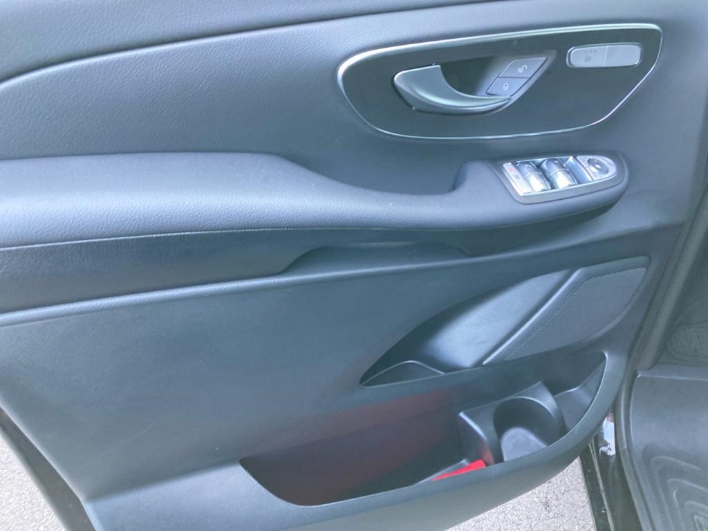 Mercedes-Benz V 300d 4M Extralang Airmatic/Night-Paket/LED Mercedes-Benz V 300d 4M Extralang Airmatic/Night-Paket/LED