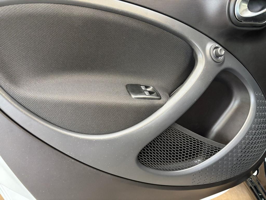 Smart EQ fortwo Passion, Cool & Audio Smart EQ fortwo Passion, Cool & Audio