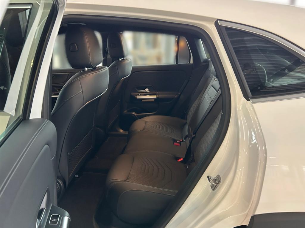 Mercedes-Benz EQB 300 4M AMG/NIGHT/LED/MBUX/EASY-PACK/Kamera/ Mercedes-Benz EQB 300 4M AMG/NIGHT/LED/MBUX/EASY-PACK/Kamera/