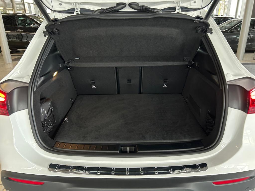 Mercedes-Benz EQB 300 4M AMG/NIGHT/LED/MBUX/EASY-PACK/Kamera/ Mercedes-Benz EQB 300 4M AMG/NIGHT/LED/MBUX/EASY-PACK/Kamera/