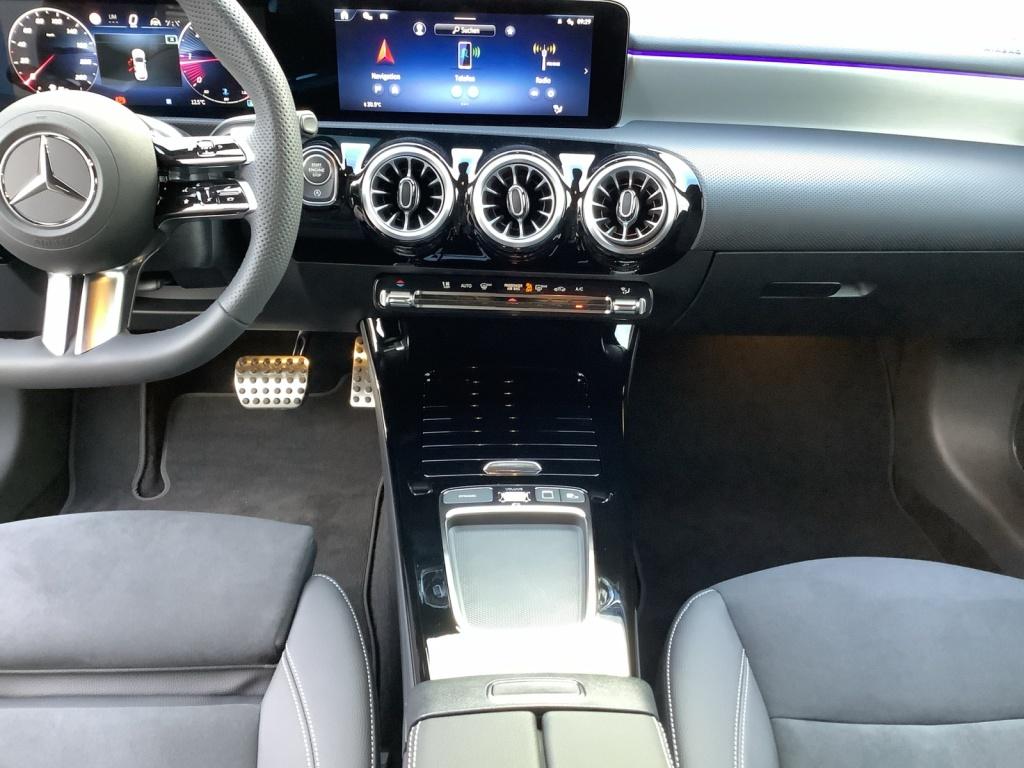 Mercedes-Benz CLA 220 d Shooting Brake AMG LINE+NIGHT+MBUX+18 Mercedes-Benz CLA 220 d Shooting Brake AMG LINE+NIGHT+MBUX+18