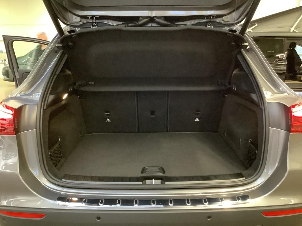 Mercedes-Benz GLA 220 4MATIC +NIGHT+MULTIBEAM+MBUX+19+8G-DCT+ Mercedes-Benz GLA 220 4MATIC +NIGHT+MULTIBEAM+MBUX+19+8G-DCT+