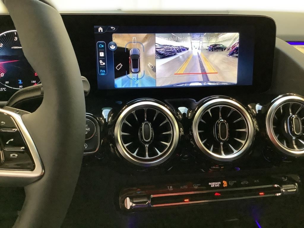 Mercedes-Benz GLA 220 d 4MATIC NIGHT+AHK+PANO+MBUX+18+8G-DCT Mercedes-Benz GLA 220 d 4MATIC NIGHT+AHK+PANO+MBUX+18+8G-DCT