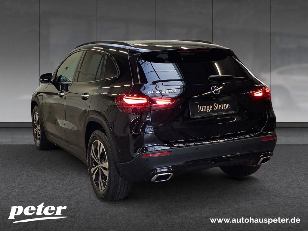 Mercedes-Benz GLA 220 d 4MATIC NIGHT+AHK+PANO+MBUX+18+8G-DCT Mercedes-Benz GLA 220 d 4MATIC NIGHT+AHK+PANO+MBUX+18+8G-DCT