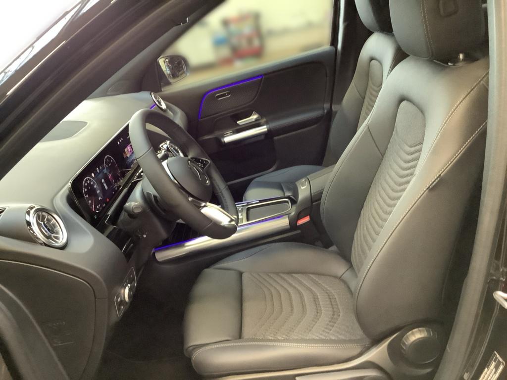 Mercedes-Benz GLA 220 d 4MATIC NIGHT+AHK+PANO+MBUX+18+8G-DCT Mercedes-Benz GLA 220 d 4MATIC NIGHT+AHK+PANO+MBUX+18+8G-DCT