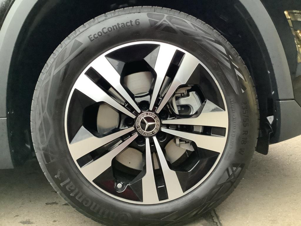 Mercedes-Benz GLA 220 d 4MATIC NIGHT+18+LED+MBUX+AHK+PANO+8G Mercedes-Benz GLA 220 d 4MATIC NIGHT+18+LED+MBUX+AHK+PANO+8G