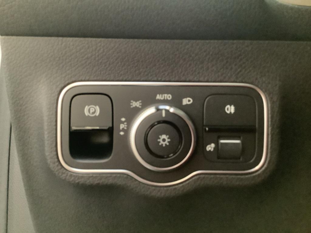 Mercedes-Benz EQB 300 4M AMG/Night/19/LED/Pano-SD/Burmester/ Mercedes-Benz EQB 300 4M AMG/Night/19/LED/Pano-SD/Burmester/