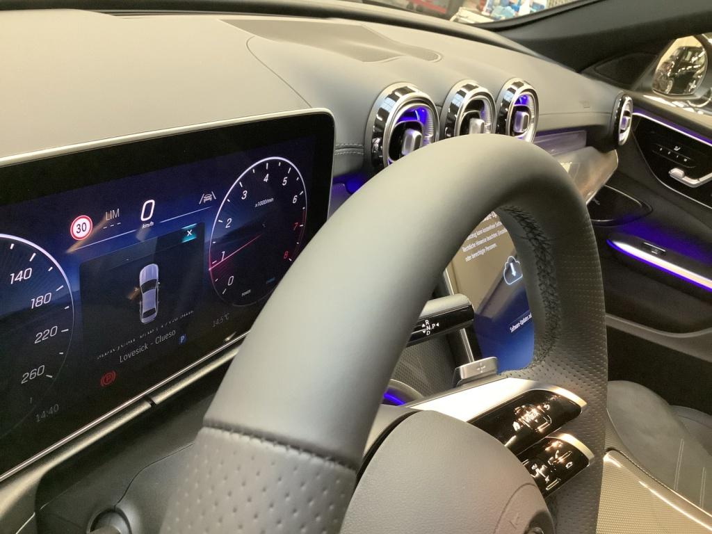 Mercedes-Benz C 180 AMG+9G+19+PANO+LED+MEMORY+MBUX+THERMATIC Mercedes-Benz C 180 AMG+9G+19+PANO+LED+MEMORY+MBUX+THERMATIC