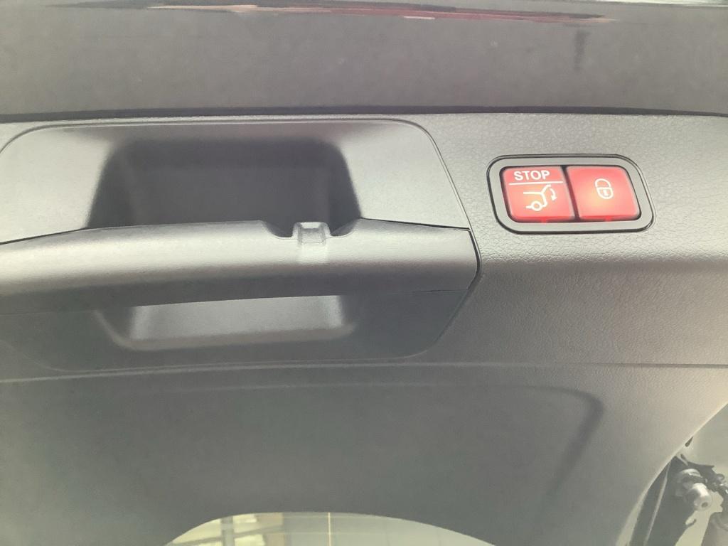 Mercedes-Benz GLB 220 d 4MATIC +AMG+NIGHT+LED+MBUX+20+AHK+8G+ Mercedes-Benz GLB 220 d 4MATIC +AMG+NIGHT+LED+MBUX+20+AHK+8G+