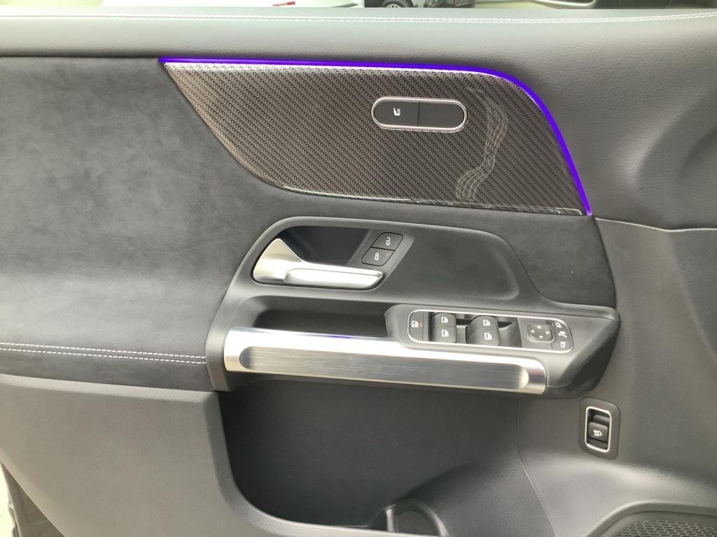 Mercedes-Benz GLB 220 d 4MATIC +AMG+NIGHT+LED+MBUX+20+AHK+8G+ Mercedes-Benz GLB 220 d 4MATIC +AMG+NIGHT+LED+MBUX+20+AHK+8G+