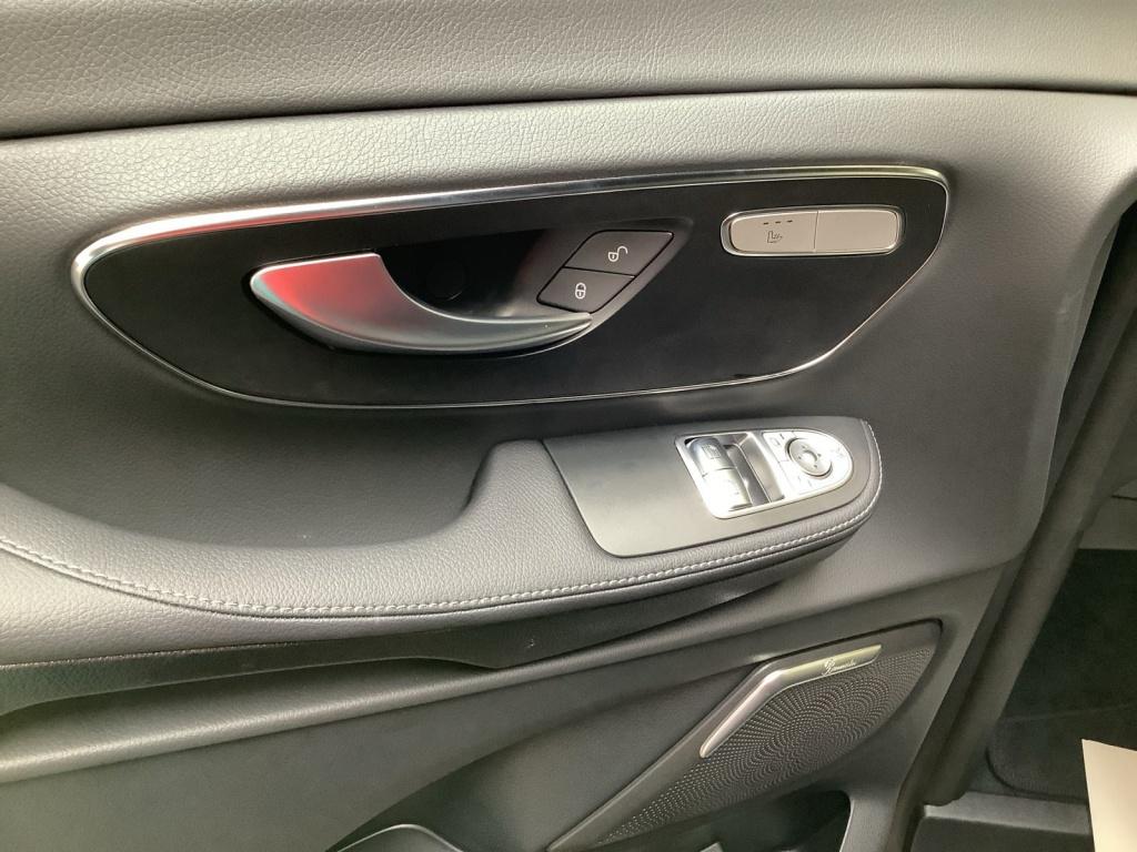 Mercedes-Benz V 300 d Avantgarde AMG 4 Matic AHK2,5t/Multibeam Mercedes-Benz V 300 d Avantgarde AMG 4 Matic AHK2,5t/Multibeam