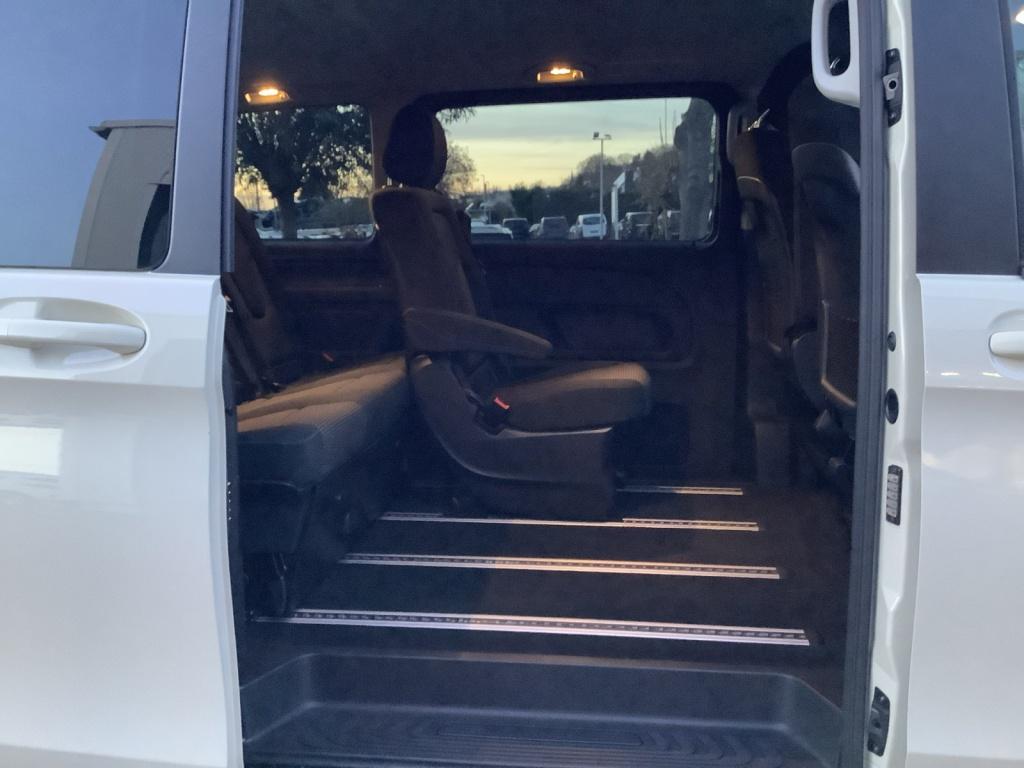 Mercedes-Benz V 220 d 4MATIC EDITION Lang Distronic/ILS-LED Mercedes-Benz V 220 d 4MATIC EDITION Lang Distronic/ILS-LED