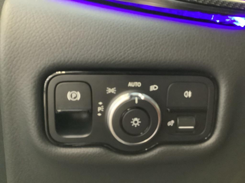 Mercedes-Benz V 300d 4MATIC AVANTGARDE Lang AMG/MultiBeam/AHK Mercedes-Benz V 300d 4MATIC AVANTGARDE Lang AMG/MultiBeam/AHK