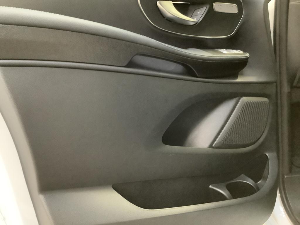 Mercedes-Benz V 300d 4MATIC AVANTGARDE Lang AMG/MultiBeam/AHK Mercedes-Benz V 300d 4MATIC AVANTGARDE Lang AMG/MultiBeam/AHK