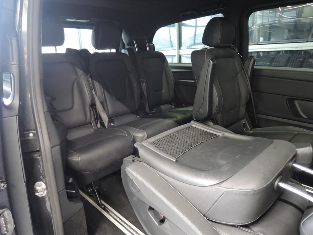 Mercedes-Benz V 300d AMG 4 Matic Edition AHK 2.5t/Distronic Mercedes-Benz V 300d AMG 4 Matic Edition AHK 2.5t/Distronic