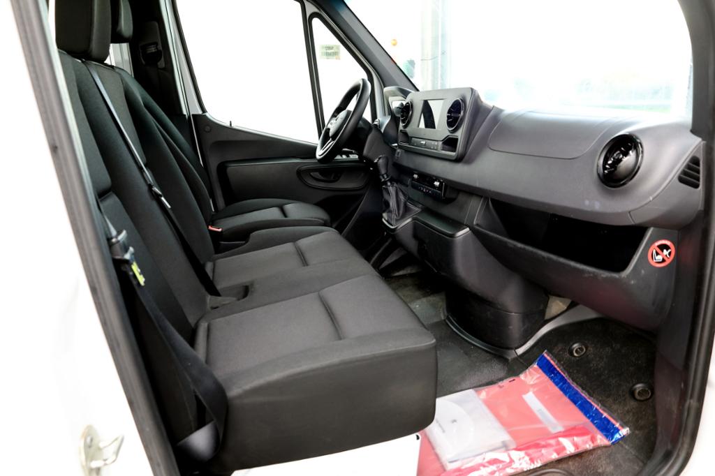 Mercedes-Benz Sprinter 315CDI Doka Pritsche MBUX/Klima Mercedes-Benz Sprinter 315CDI Doka Pritsche MBUX/Klima