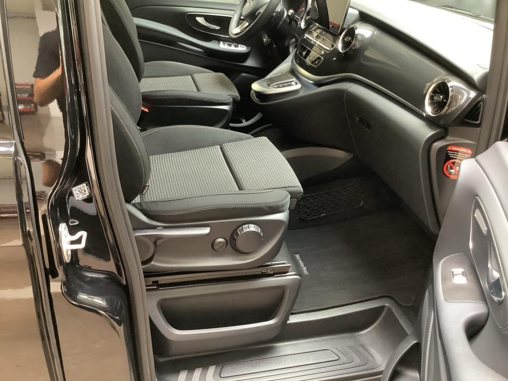 Mercedes-Benz V 300 d extralang 4 Matic AIRMATIC/Distronic Mercedes-Benz V 300 d extralang 4 Matic AIRMATIC/Distronic