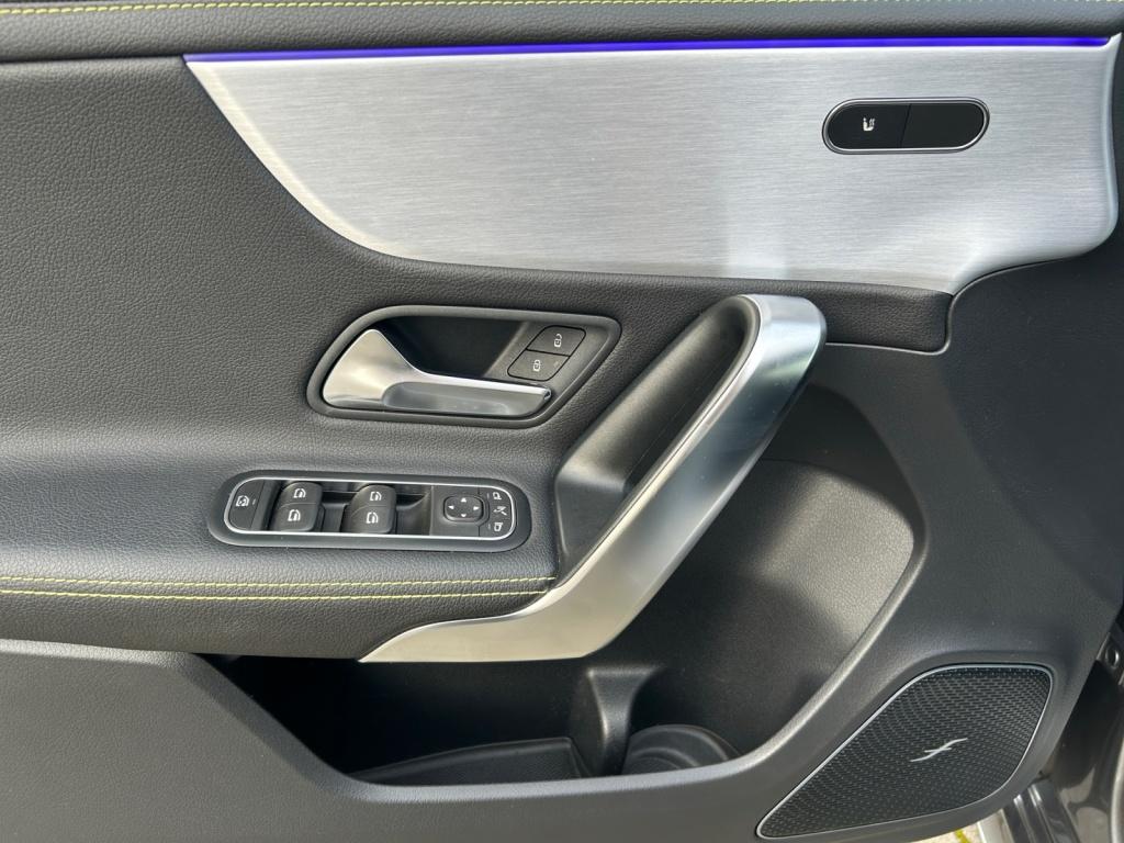 Mercedes-Benz A 250 AMG/Night/Edition 1/Multibeam/Burmester/ Mercedes-Benz A 250 AMG/Night/Edition 1/Multibeam/Burmester/