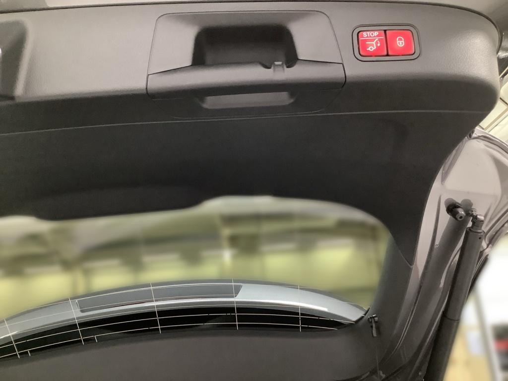 Mercedes-Benz GLB 220 4MATIC AMG-LINE+MULTIBEAM+MBUX+THERMATIC Mercedes-Benz GLB 220 4MATIC AMG-LINE+MULTIBEAM+MBUX+THERMATIC