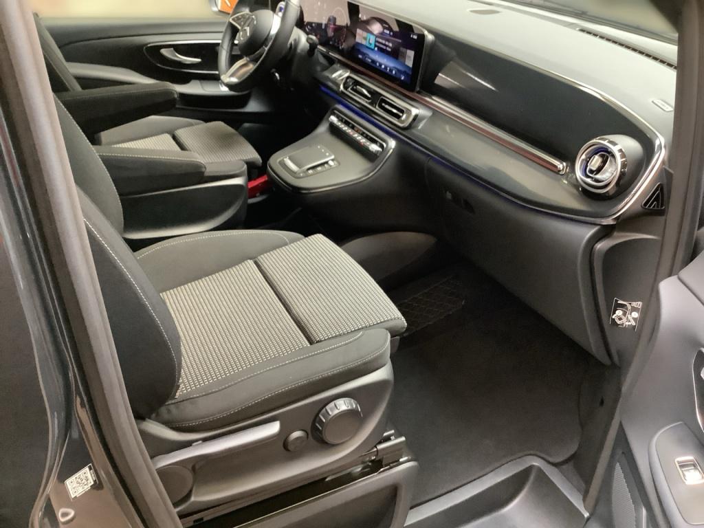 Mercedes-Benz V 220d STYLE Distronic/360°/MultiBeam/AHK2.5T Mercedes-Benz V 220d STYLE Distronic/360°/MultiBeam/AHK2.5T