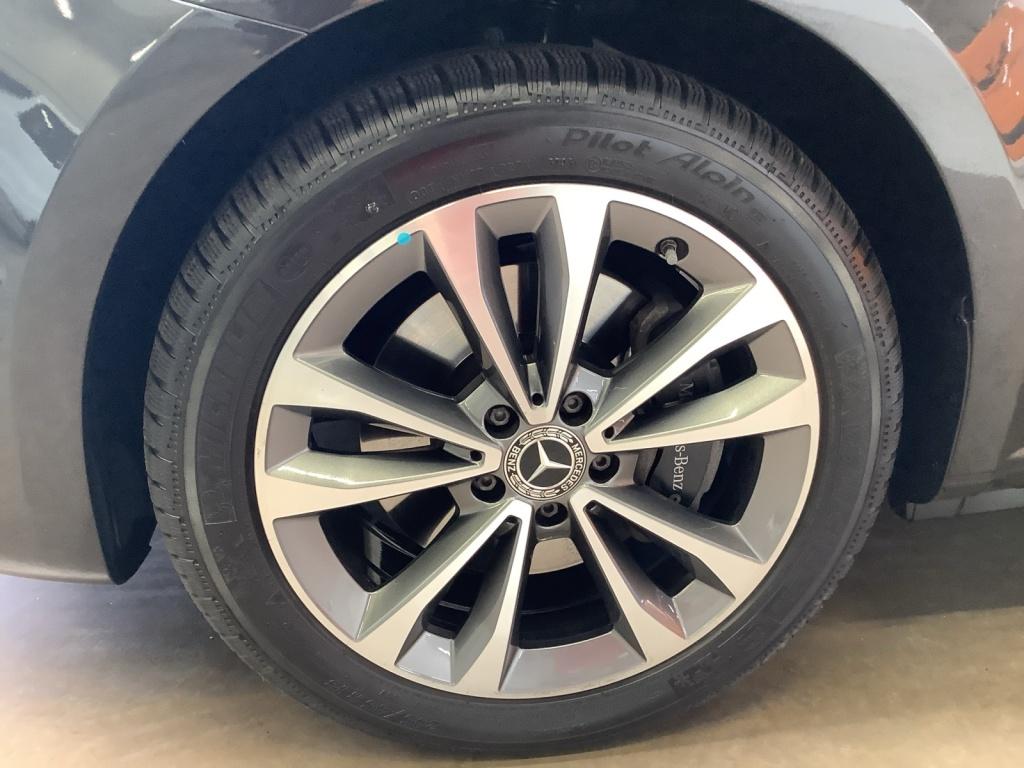 Mercedes-Benz V 220d STYLE Distronic/360°/MultiBeam/AHK2.5T Mercedes-Benz V 220d STYLE Distronic/360°/MultiBeam/AHK2.5T