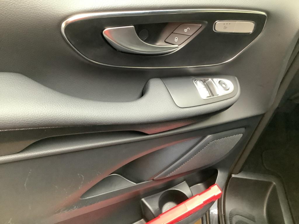 Mercedes-Benz V 220d STYLE Distronic/360°/MultiBeam/AHK2.5T Mercedes-Benz V 220d STYLE Distronic/360°/MultiBeam/AHK2.5T