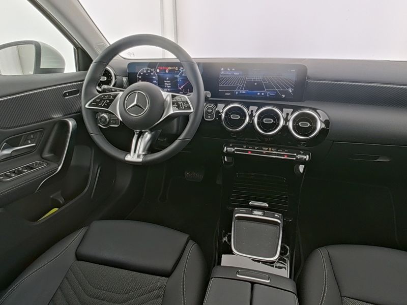 Mercedes-Benz A 180 d Progressive/Advanced/8G/LED/Kamera/Navi/ Mercedes-Benz A 180 d Progressive/Advanced/8G/LED/Kamera/Navi/