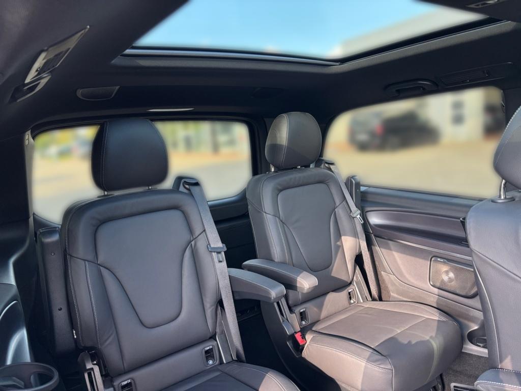 Mercedes-Benz EQV 300 AVANTGARDE AIRMATIC+LEDER Mercedes-Benz EQV 300 AVANTGARDE AIRMATIC+LEDER