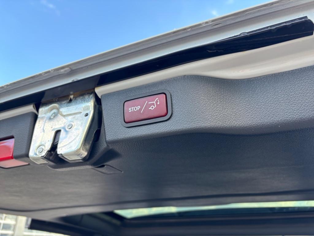 Mercedes-Benz EQV 300 AVANTGARDE AIRMATIC+LEDER Mercedes-Benz EQV 300 AVANTGARDE AIRMATIC+LEDER