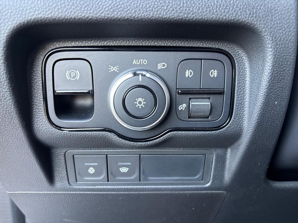 Mercedes-Benz T 180 d PROGRESSIVE EDITION 7GT+LED+AHK+KAMERA+NAVI Mercedes-Benz T 180 d PROGRESSIVE EDITION 7GT+LED+AHK+KAMERA+NAVI