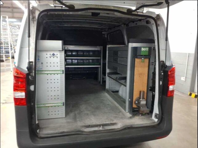 Mercedes-Benz Vito 110 CDI Kasten Pro Regalsysteme Klima+Kamera Mercedes-Benz Vito 110 CDI Kasten Pro Regalsysteme Klima+Kamera
