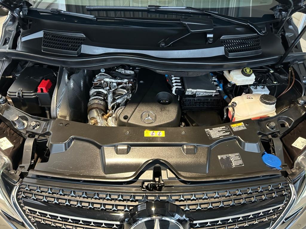 Mercedes-Benz V 300 d AVANTGARDE AMG PANO+STHZG+AHK+TISCH Mercedes-Benz V 300 d AVANTGARDE AMG PANO+STHZG+AHK+TISCH