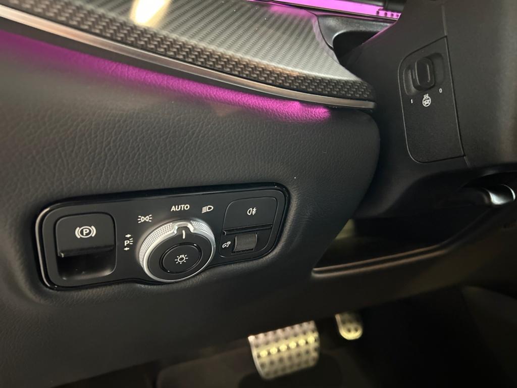 Mercedes-Benz V 300 d AVANTGARDE AMG PANO+STHZG+AHK+TISCH Mercedes-Benz V 300 d AVANTGARDE AMG PANO+STHZG+AHK+TISCH